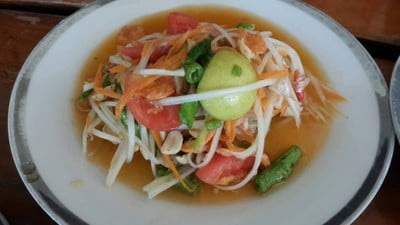 ส้มตำไทย หวานนำ เปรี้ยวตาม แแต่จานนี้แอบขมที่เส้นมะละกอไปหน่อย แต่ก็หมดนะ