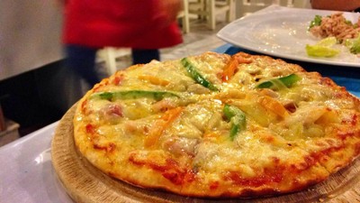 เกาะลันตาพิซเซอเรีย (Koh Lanta Pizzeria) ถนนเจ้าฟ้า เกาะลันตาพิซเซอเรีย (Koh Lanta Pizzeria) ถนนเจ้าฟ้า