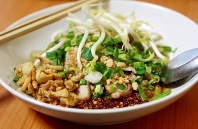 ก๋วยเตี๋ยวต้มยำสุโขทัย ทองหล่อ ซอย 9