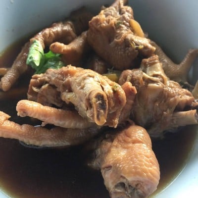 ชายทัยก๋วยเตี๋ยวไก่มะระ ปากทางแยกสุขสมาน