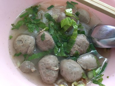 ลูกชิ้นชุมพล (CHUMPHON MEATBALL RESTAURANT) ลูกชิ้นชุมพล (CHUMPHON MEATBALL RESTAURANT)