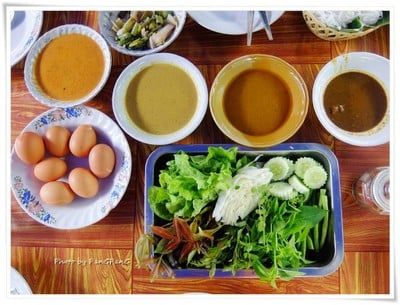 ขนมจีนป้าเขียว (Pa Khiao Thai Rice Noodle) ขนมจีนป้าเขียว (Pa Khiao Thai Rice Noodle)