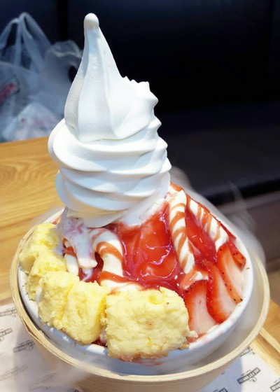Wine I Love You  Sweet Café Central World ชั้น 6