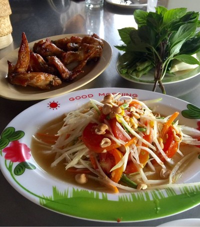 ร้านอาหารบัวส้มตำ