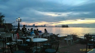 Cafe De Beach
