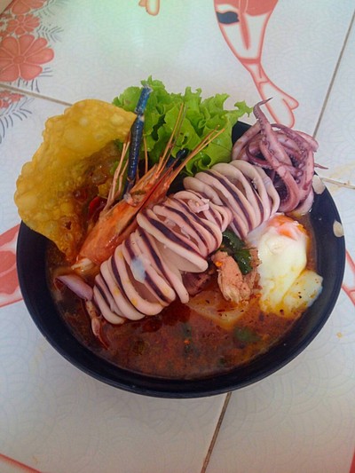 ครัวคุณแม่เชียงใหม่ (Mom's Noodle) ครัวคุณแม่เชียงใหม่ (Mom's Noodle)