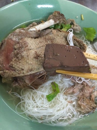 เฮียสิทธิ์ หมี่ซั่วเป็ดตุ๋น เจ้าเก่า ตลาดใหม่
