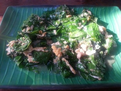 ใบเหลียงผัดไข่จานยักษ์