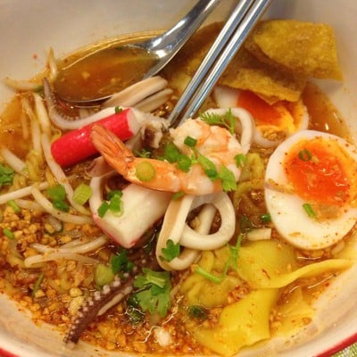 ก๋วยเตี๋ยวไข่ต้มยำ 3 รส กาดมาลิน