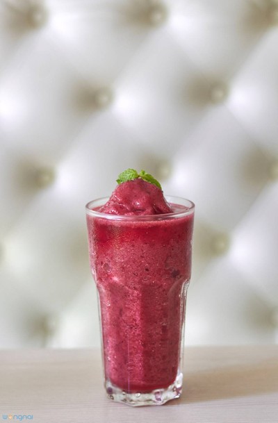 “Fruit Smoothie Mixed Berry” (110.-)
