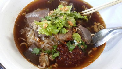 ก๋วยเตี๋ยวเป็ดกะละมัง วัดศาลาลอย