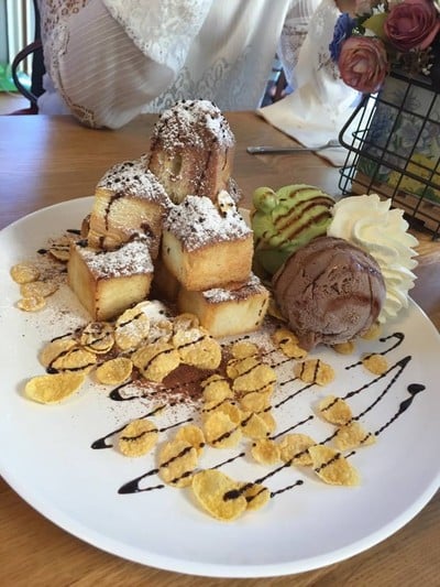 Me bakery & Coffee Shop