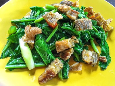 ผัดคะน้า+ปลาสลิด [159.-]