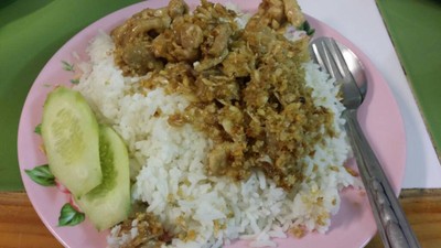 ไก่กระเทียม