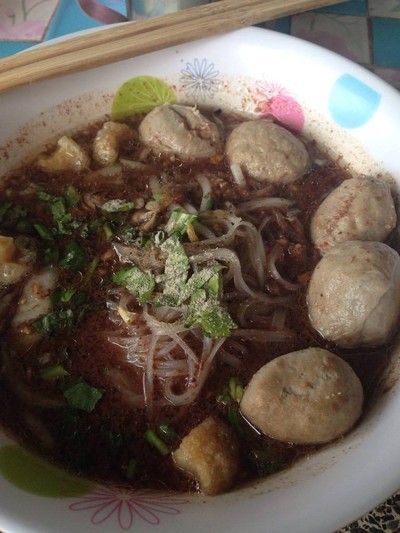 เส้นเล็กชิ้นเนื้อน้ำตก