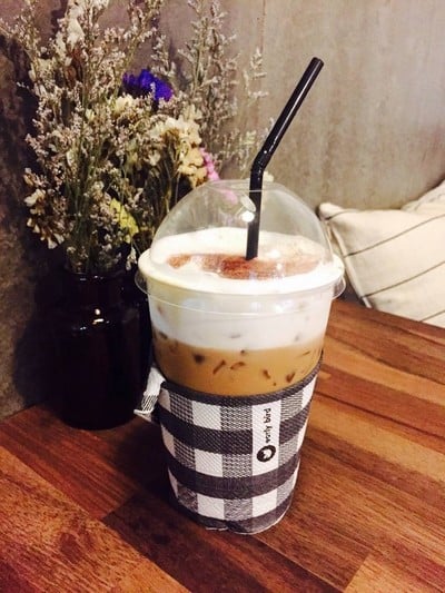 Early Bird Cafe ตลาดรวมทรัพย์ Early Bird Cafe ตลาดรวมทรัพย์