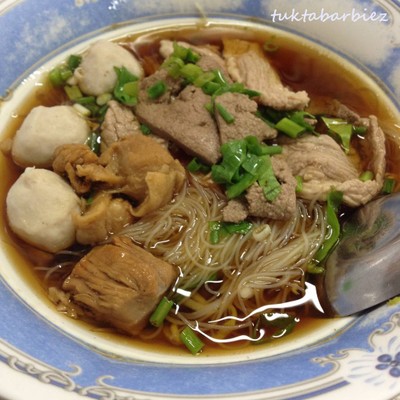 ก๋วยเตี๋ยวหมูน้ำแดง