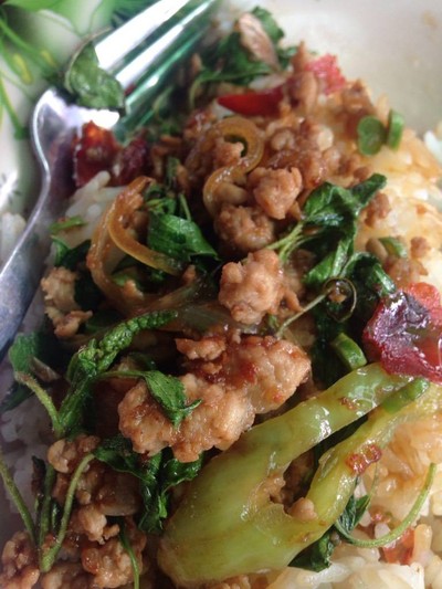 ข้าวผัดกระเพราหมู