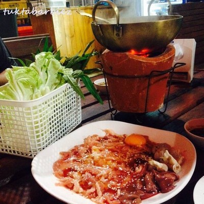 จิ้มจุ่มกระทะทอง