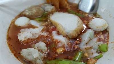 เส้นใหญ่เย็นตาโฟ