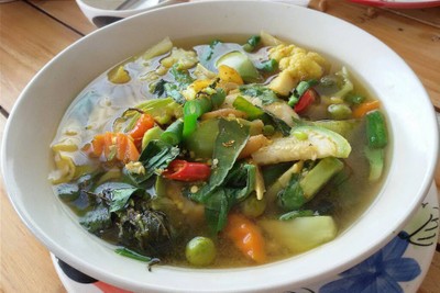 ถ้วยก๋าไก่ and View LOVER