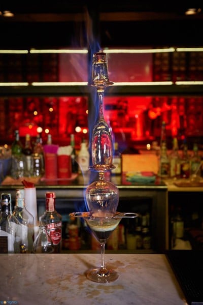 Hybrid bar and bistro