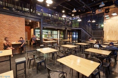 Hybrid bar and bistro