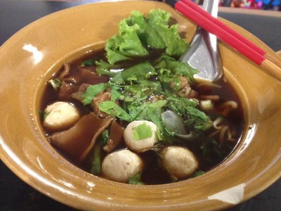 ก๋วยเตี๋ยวหมูตุ๋น