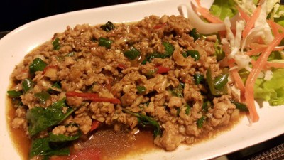 กระเพราหมูสับ