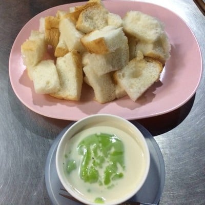 ขนมปังสังขยา