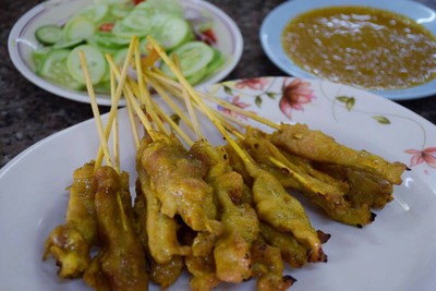 ข้าวมันไก่รักกาแฟ คลังเก่า (เฮียเอ้) ข้างคลังเก่า