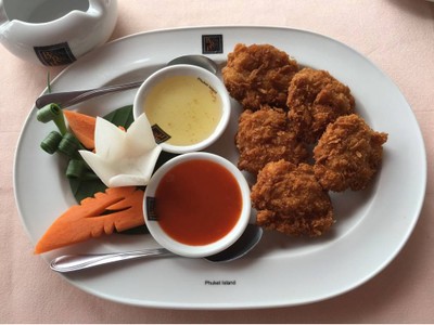 บ้านริมผา