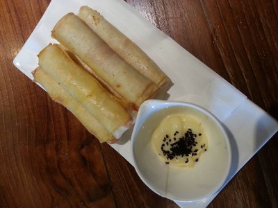 ปอเปี๊ยะห่อชีส