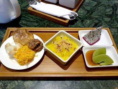 เซตขนมที่มากับชาพูเอ่อร์ข้าวเหนียว