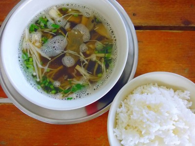 ข้าวสวยกับบะกุ๊ดเต๋