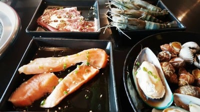 อาหาร หรือ เครื่องดื่ม