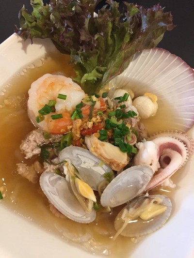 อั๊ยย่ะ ก๋วยเตี๋ยวปูและซีฟู้ด 2