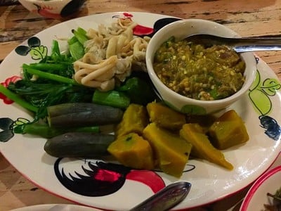 ถ้วยก๋าไก่ and View LOVER