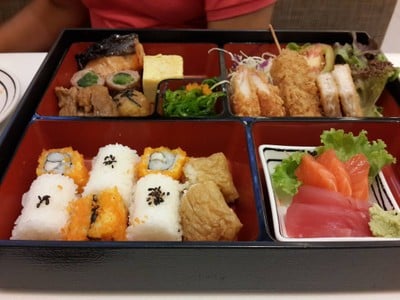 Fuji Bento Set • ชุดเบนโตะเซ็ต ร้าน Fuji Japanese Restaurant เซ็นทรัล 