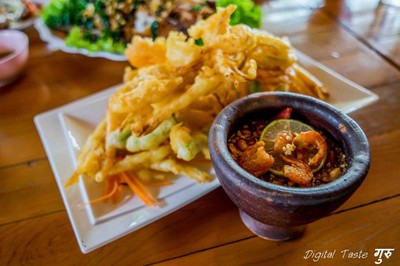 ส้มตำทอด
