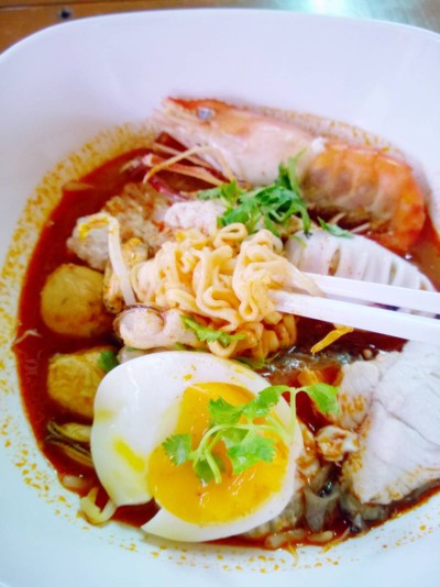 เส้นมาม่าอร่อย 