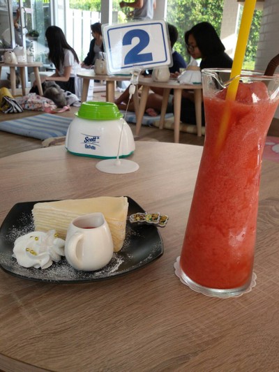 อาหาร หรือ เครื่องดื่ม