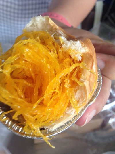 ขนมปังใส้ฝอยทอง