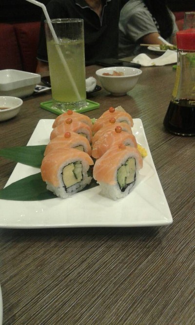 แซลม่อนโรล