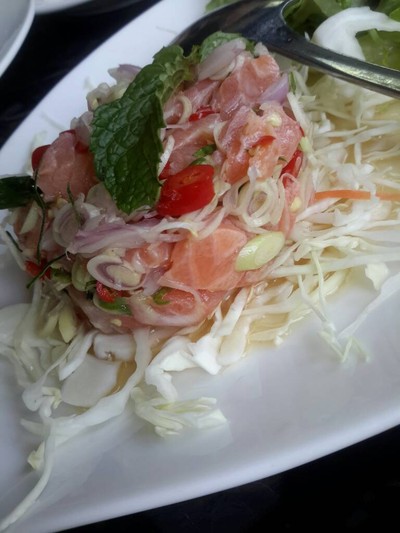 แซลม่อนแซ่บ