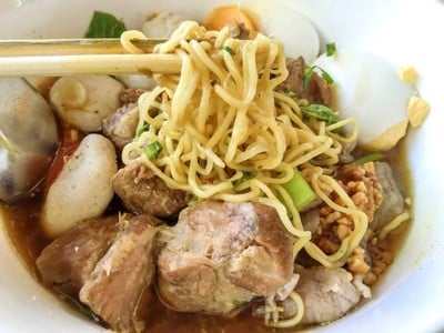 ก๋วยเตี๋ยวชมสวน (Chomsuan Noodle) ก๋วยเตี๋ยวชมสวน (Chomsuan Noodle)
