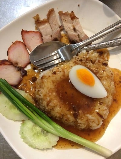นายเม้งบะหมี่ปู เกี๊ยวกุ้งยักษ์ (Meng Noodle) สีลม นายเม้งบะหมี่ปู เกี๊ยวกุ้งยักษ์ (Meng Noodle) สีลม