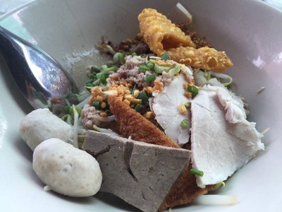 เส้นเล็กแห้งต้มยำ