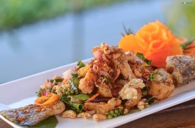 เมนูของร้าน บ้านระเบียงน้ำ & กุ้งแม่น้ำเผา Delivery