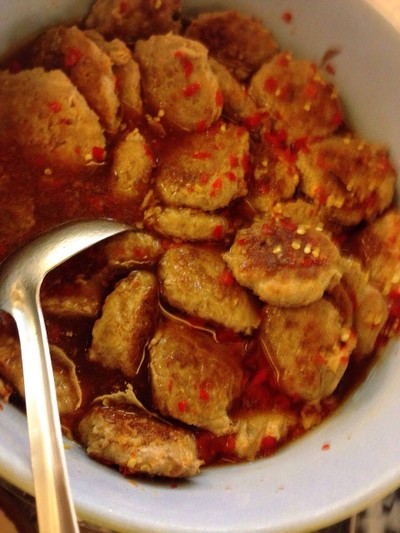 หมูบดปั้นราดน้ำจิ้ม